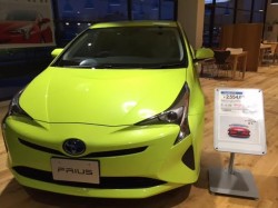 【高岡西店】☆新型プリウス☆新色サーモテクトライムグリーン☆