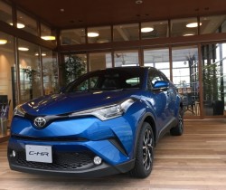 富山南店 C-HR 展示車