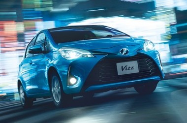 新型ヴィッツ ハイブリッド誕生!