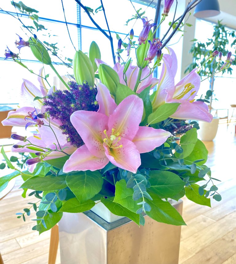 　【高岡西店】☆今週のお花☆