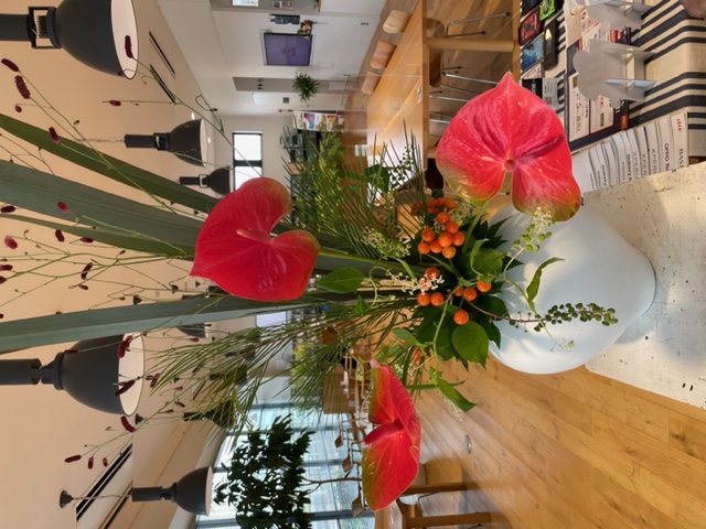 【高岡西店】☆今週のお花☆