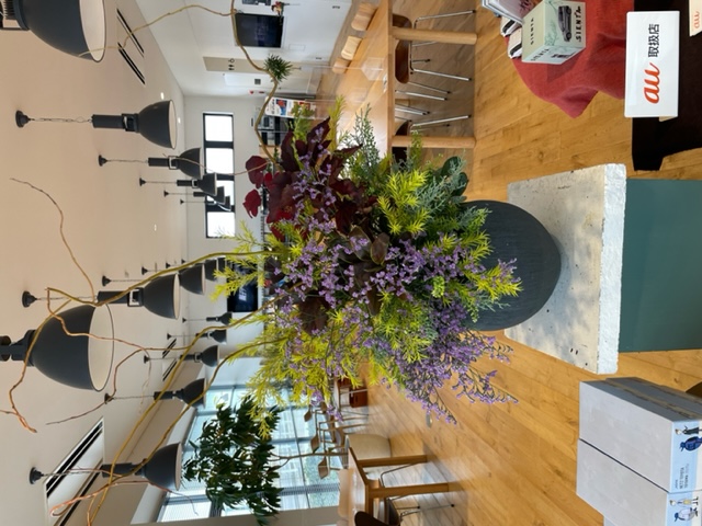 【高岡西店】☆今週のお花☆