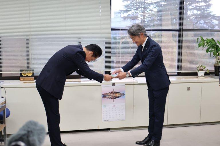 【本社】「アミー自由帳」を富山県内の小学1年生へ贈呈！