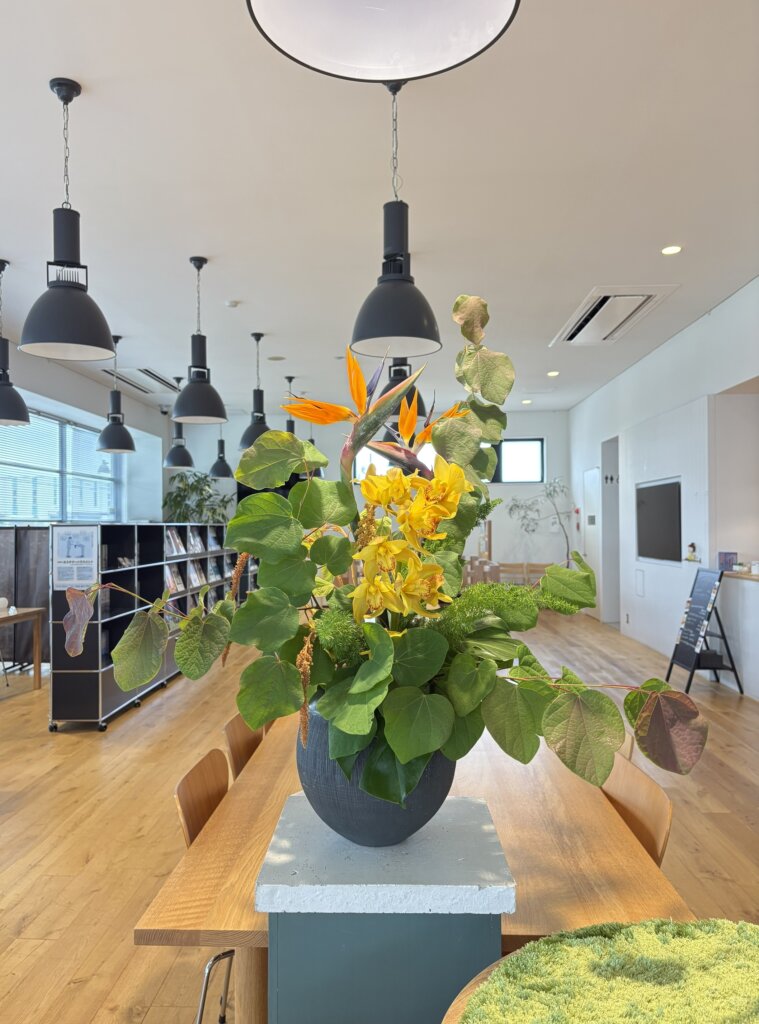 【高岡西店】☆今週のお花☆