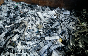 金属を仕分ける